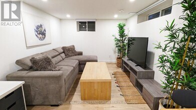 2301 Lawrence Ave W in Toronto, ON - Building Photo - Building Photo