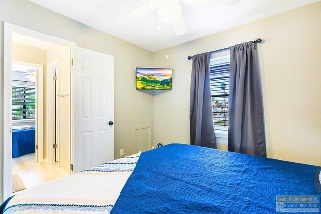 113 W Sunny Isle Dr in South Padre Island, TX - Foto de edificio - Building Photo