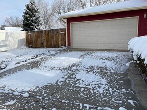 2344 Sunrise Dr in Longmont, CO - Building Photo - Building Photo