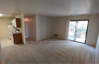 3435 Santa Rosa Way in Redding, CA - Building Photo - Building Photo