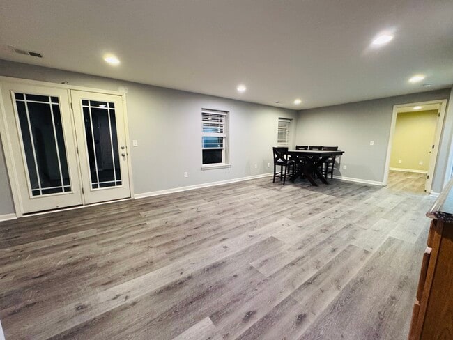 property at 32 Wagoneers Ln