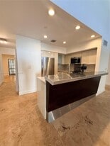 15315 Loch Isle Dr W in Miami Lakes, FL - Building Photo