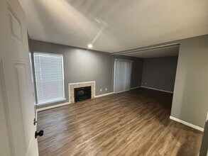 7900 Brookriver Dr in Dallas, TX - Building Photo - Building Photo