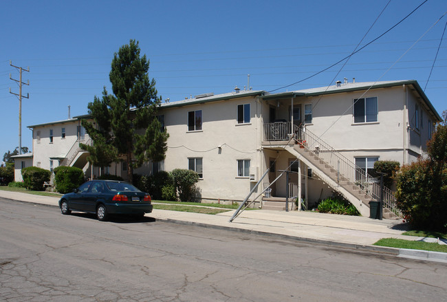 4546-4562 Boundary St in San Diego, CA - Foto de edificio - Building Photo