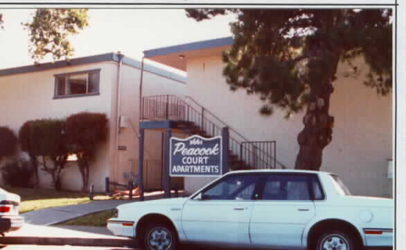 Peacock Court Apartments in Santa Clara, CA - Building Photo - Building Photo