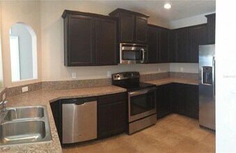 2116 Betsy Ross Ln in St. Cloud, FL - Building Photo - Building Photo