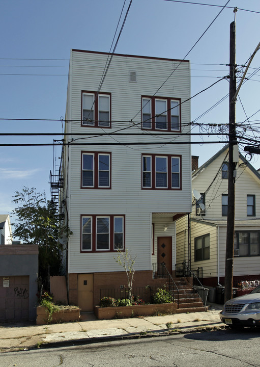 52 Greenville Ave in Jersey City, NJ - Building Photo