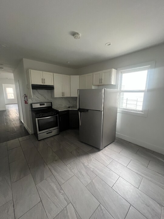 877 S 14th St in Newark, NJ - Foto de edificio