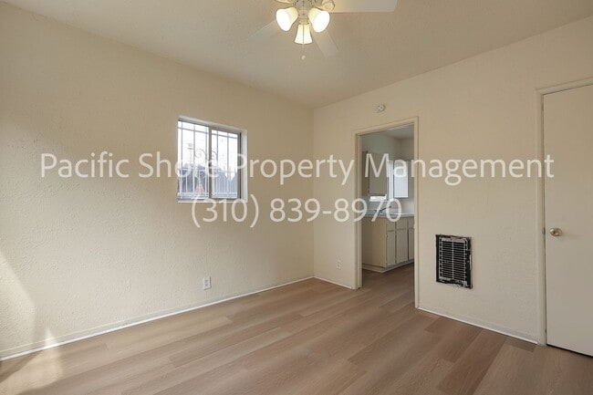 839 Bartlett St in Los Angeles, CA - Foto de edificio - Building Photo