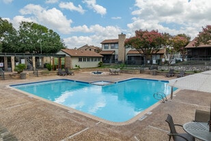 Camino Real San Antonio in San Antonio, TX - Building Photo