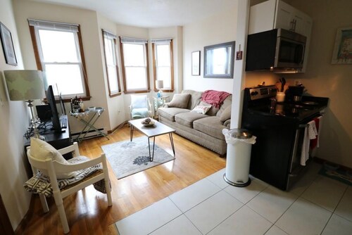 204 H St-Unit -3 in Boston, MA - Building Photo - Building Photo