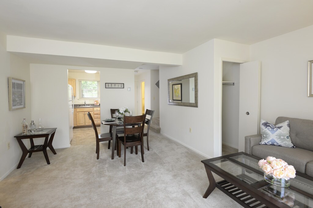 Seven Oaks Townhomes Edgewood, MD Apartments