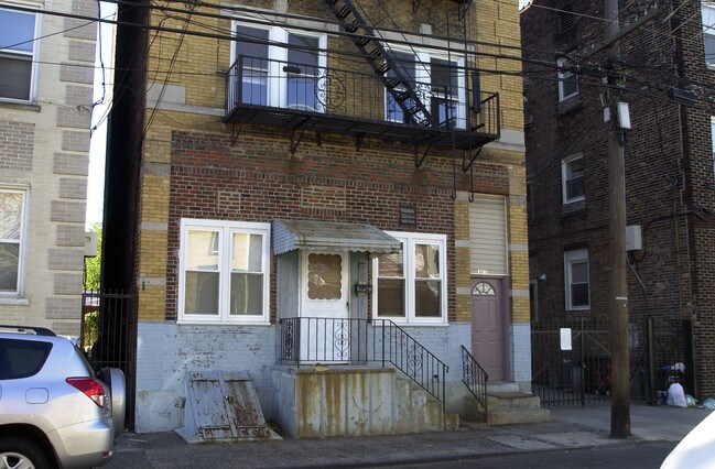 301 Oliver St in Newark, NJ - Building Photo - Building Photo