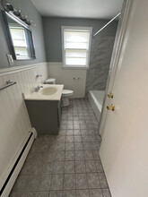 225 Oakland Ave in New Britain, CT - Building Photo - Building Photo