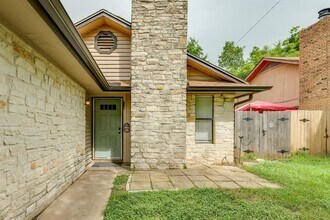 16041 Stoneham Cir in Pflugerville, TX - Foto de edificio - Building Photo