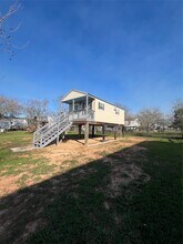 327 17th St in San Leon, TX - Building Photo - Building Photo