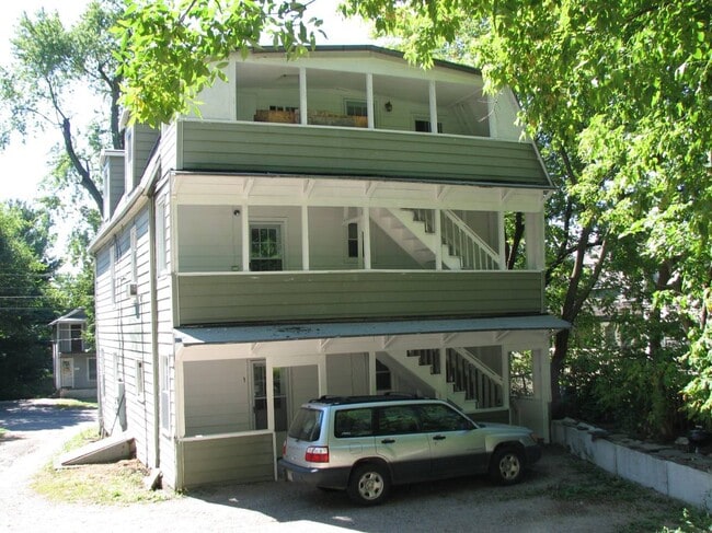384 Saint Paul St, Unit 1 in Burlington, VT - Building Photo - Building Photo