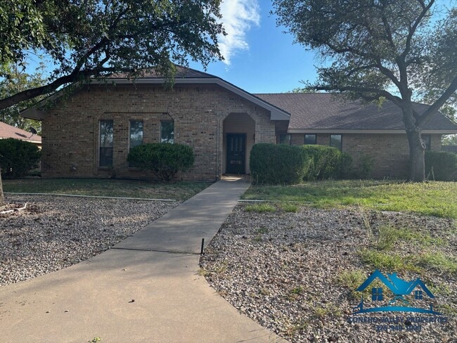 property at 3625 Briargrove Ln