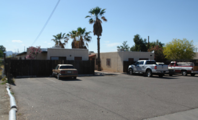 2431-2437 N Fontana Ave in Tucson, AZ - Foto de edificio - Building Photo