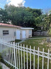 595 NE 121st St in North Miami, FL - Building Photo - Building Photo