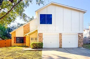 3608 Montridge Ct in Arlington, TX - Building Photo