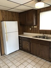 1003 W Virginia Ave, Unit A in Dunbar, WV - Foto de edificio - Building Photo