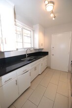 6707 Franklin Ave in Los Angeles, CA - Building Photo - Building Photo