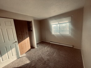 Warlow Drive in Gillette, WY - Building Photo - Building Photo