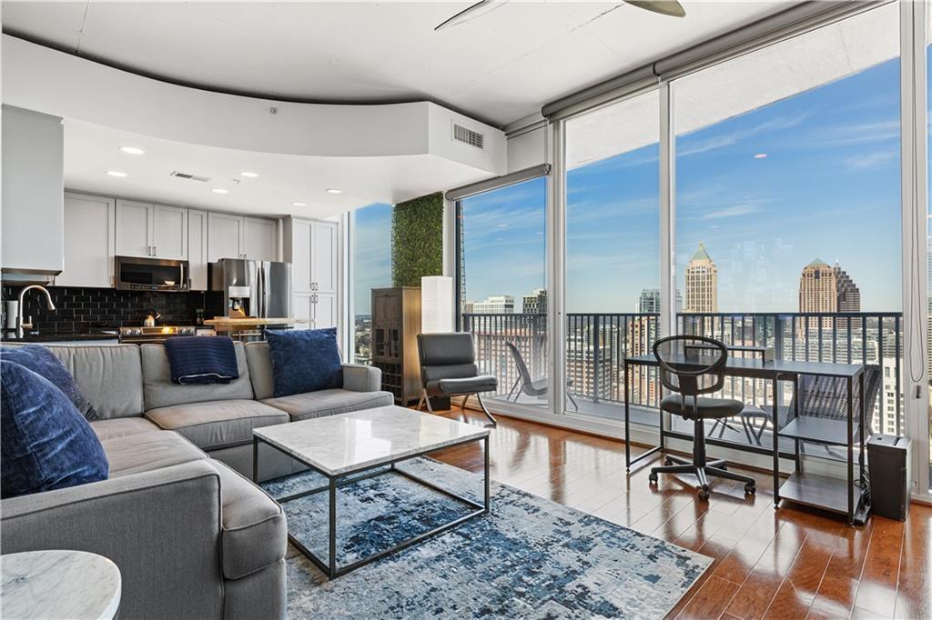 860 Peachtree St NE in Atlanta, GA - Building Photo