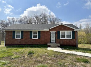 1422 Lakeview Rd in Clarksville, TN - Building Photo - Building Photo