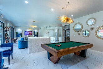 Resort at 925 Main in Grapevine, TX - Foto de edificio - Interior Photo