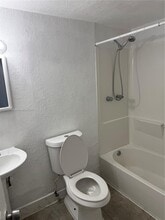 410 N 58th Ave in Hollywood, FL - Building Photo - Building Photo
