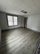 416 N 4th St, Unit 416.5 in River Falls, WI - Foto de edificio - Building Photo