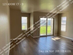 123 Adobe Ct in Lodi, CA - Building Photo - Building Photo