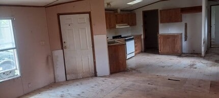 200 N Pine St in Pana, IL - Building Photo - Building Photo