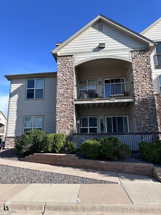 7212 S Blackhawk St in Englewood, CO - Building Photo