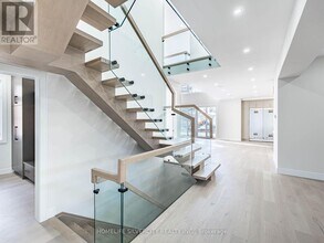 1078 Cherriebell Rd in Mississauga, ON - Building Photo - Building Photo