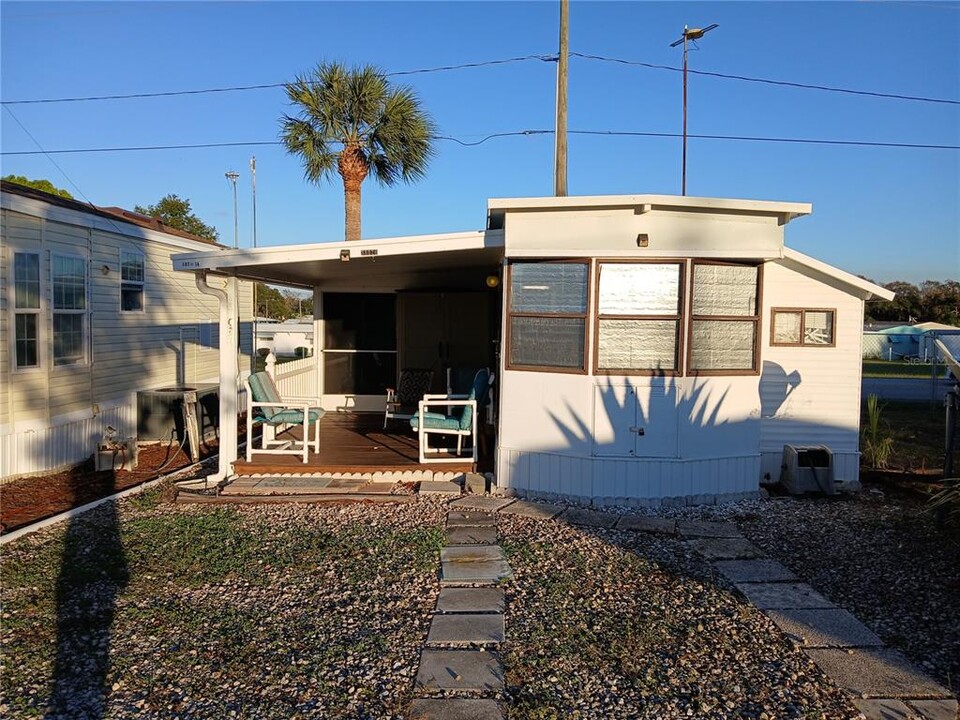 38026 Bluebird Cir in Leesburg, FL - Building Photo