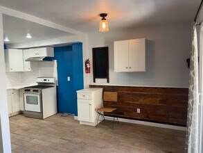 2518 Danube Way in Oxnard, CA - Building Photo - Building Photo