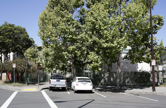 Adeline Apartments in Berkeley, CA - Building Photo - Building Photo