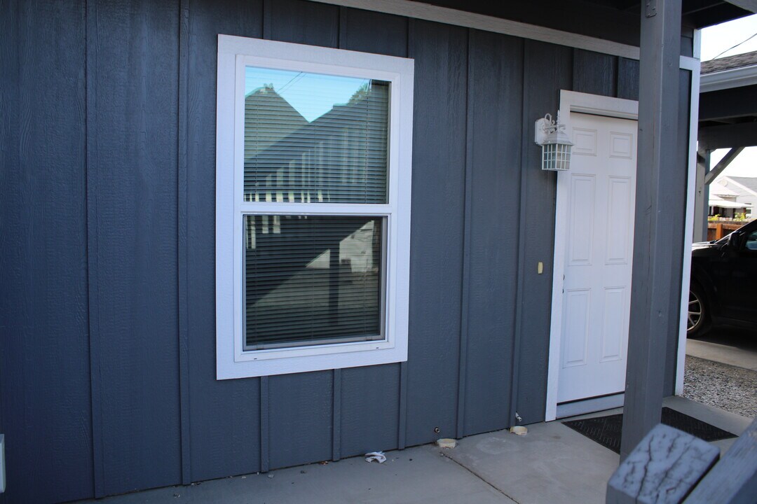 213 N Delaware Ave, Unit A in Wenatchee, WA - Building Photo