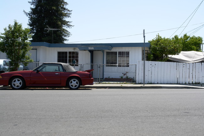 304-306 Pacific Ave in Redwood City, CA - Building Photo - Building Photo