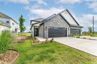 2909 SW Hampshire Ave in Bentonville, AR - Building Photo - Building Photo