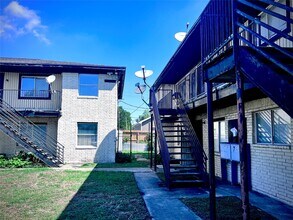 6802 Sayers St in Houston, TX - Building Photo - Building Photo