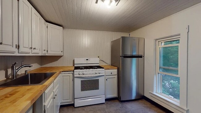 21 Hyde St, Unit 21 Hyde Apt 2