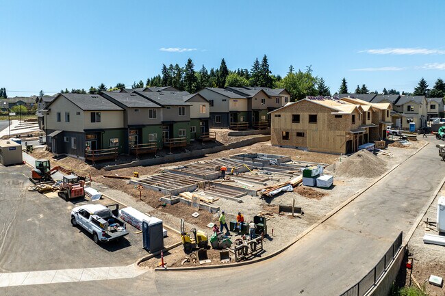 Titan Hill Townhomes in Salem, OR - Building Photo - Building Photo
