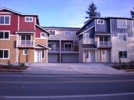 3023 204th St SW, Unit E in Lynnwood, WA - Building Photo