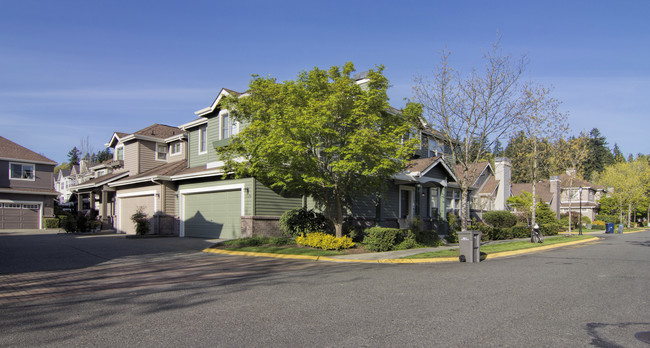 Windwood Village in Redmond, WA - Building Photo - Building Photo