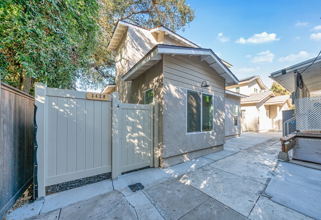 342 Pasadena Ave in South Pasadena, CA - Foto de edificio - Building Photo