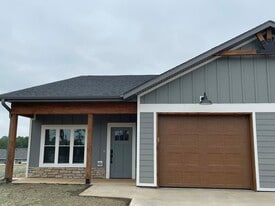 640-688 Harrison St in Nixa, MO - Building Photo